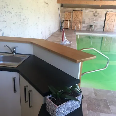 Hébergement de vacances Maison De Avec Piscine Interieure - Le Grand Champagne Saint-Victeur