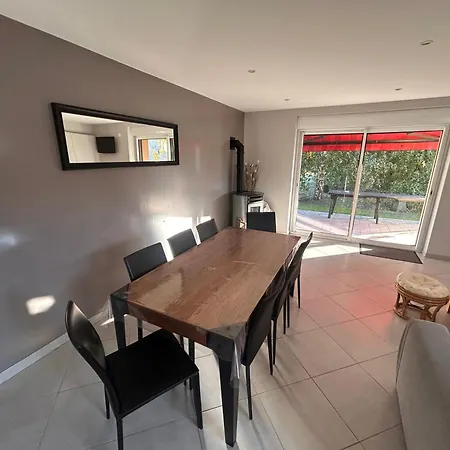 Hébergement de vacances Maison De Avec Piscine Interieure - Le Grand Champagne